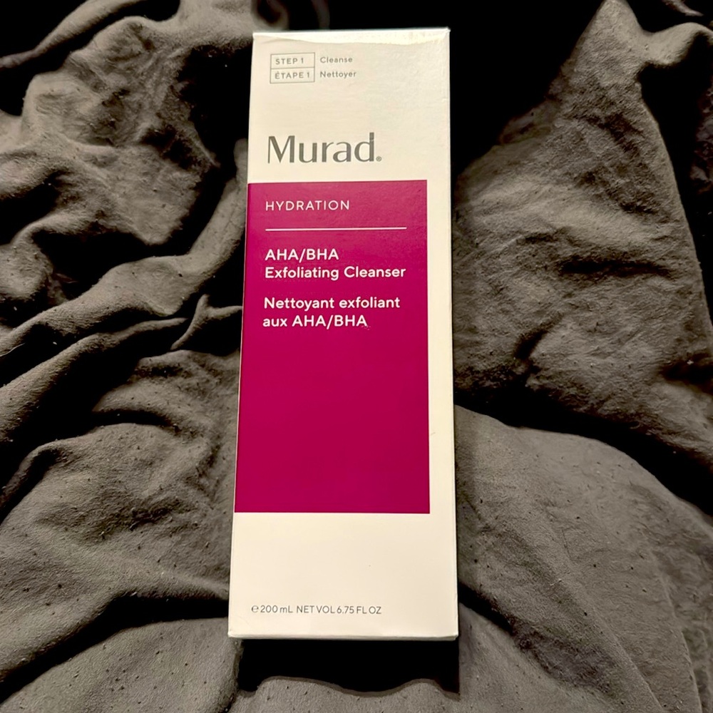 Murad Hydration AHA/BHA Exfoliating Cleanser Retail $60

New in Box